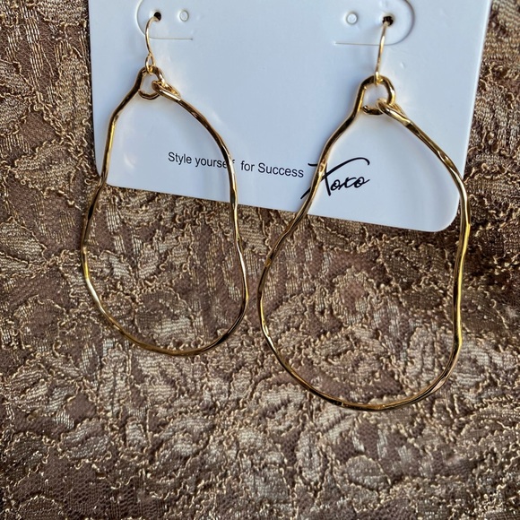 NWT MOCHI GOLD OR SILVER LIGHTWEIGHT EVERY DAY WAER STATEMENT EARRINGS - Picture 16 of 16